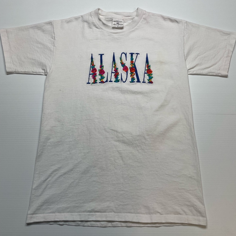 Single Sitched Alaska Floral Tee Size M